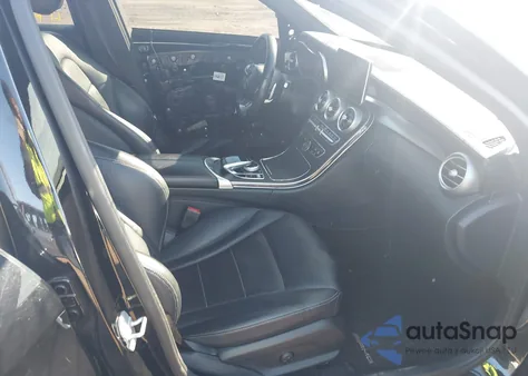 2015 Mercedes-Benz C 300 Sport 4Matic z USA, uszkodzony, nr VIN 55SWF4KB6FU027422